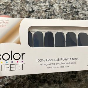 Unopened color street in Steel City